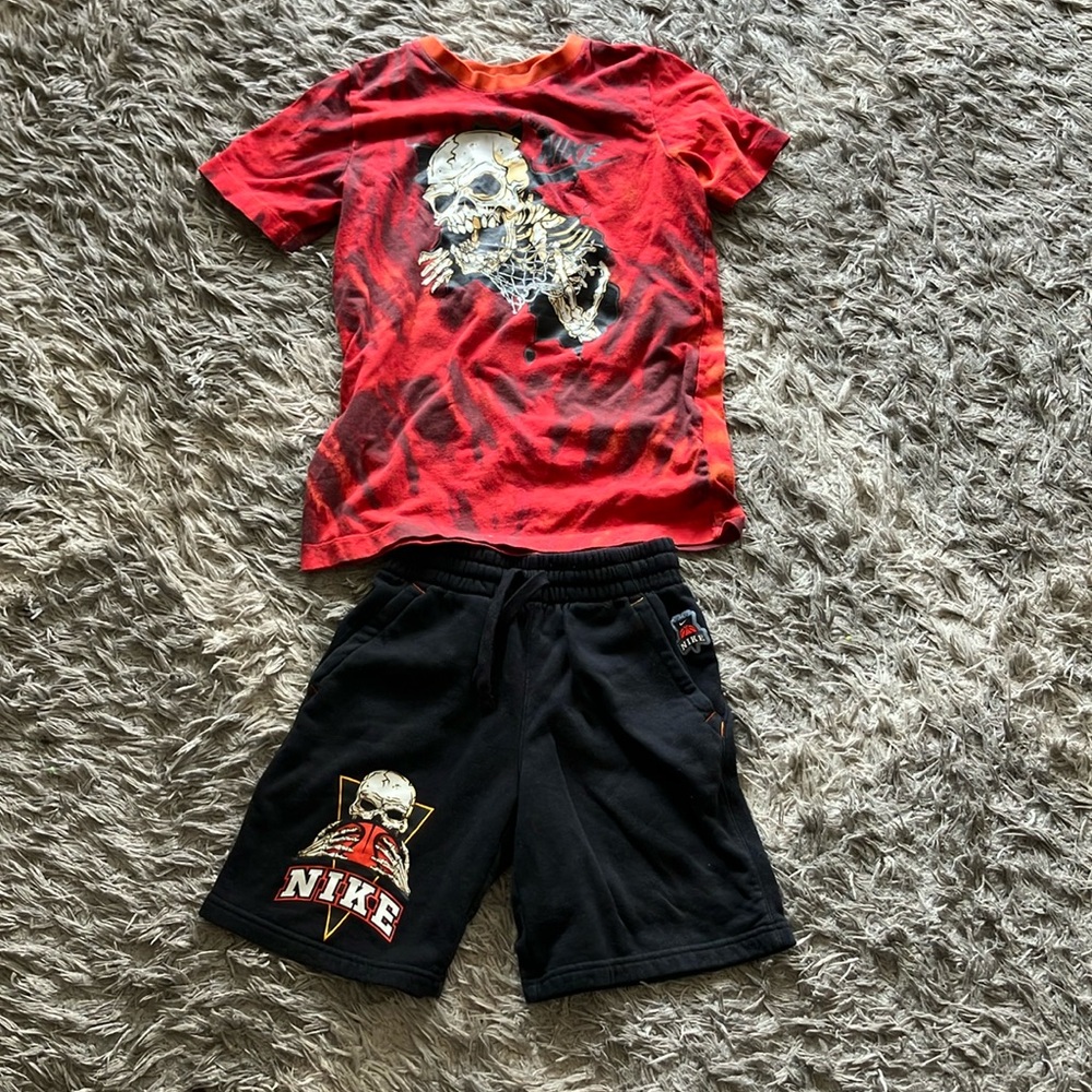 Nike skull and basketball outfit.